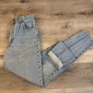 1980s Levi’s orange tab 816 light wash denim blue mom jeans